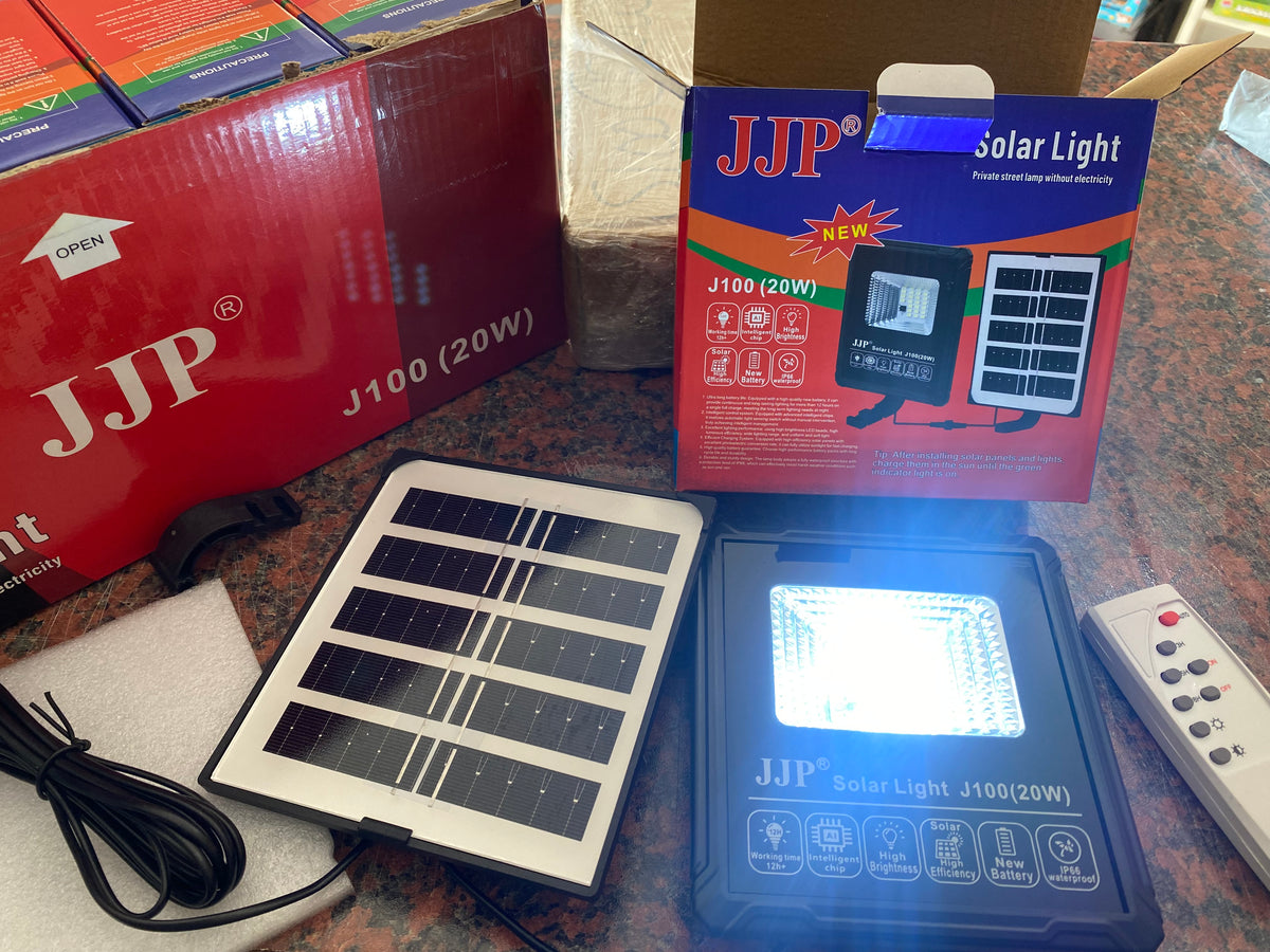 Outdoor solar spot lights 20W, includes solar panels